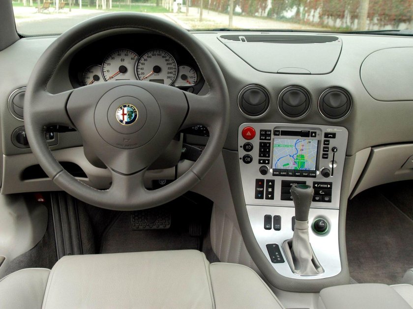 Alfa Romeo 166