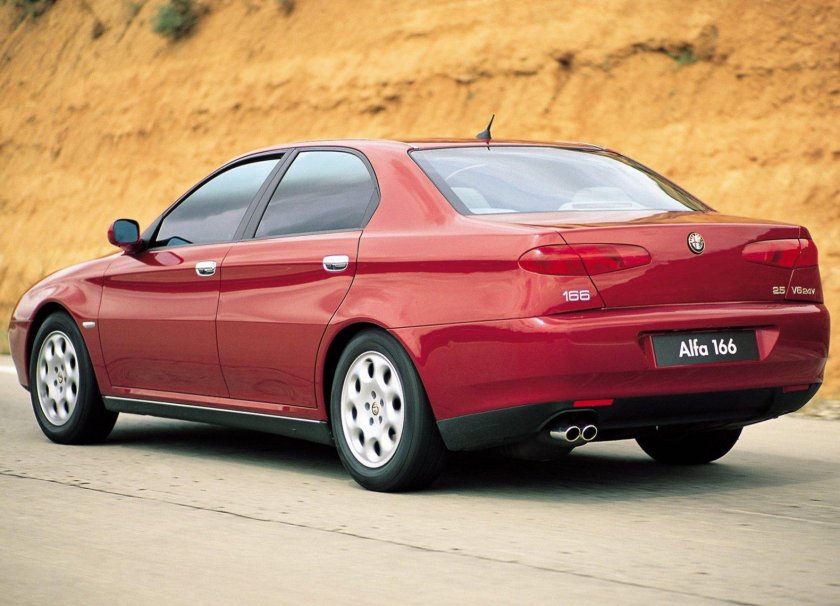 Alfa Romeo 166