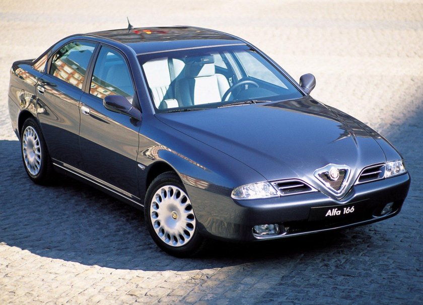 Alfa Romeo 166