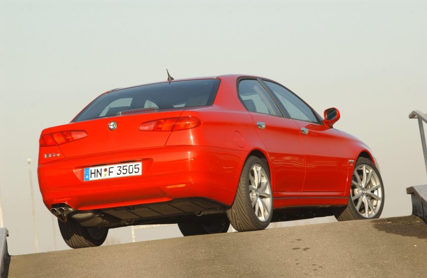 Alfa Romeo 166