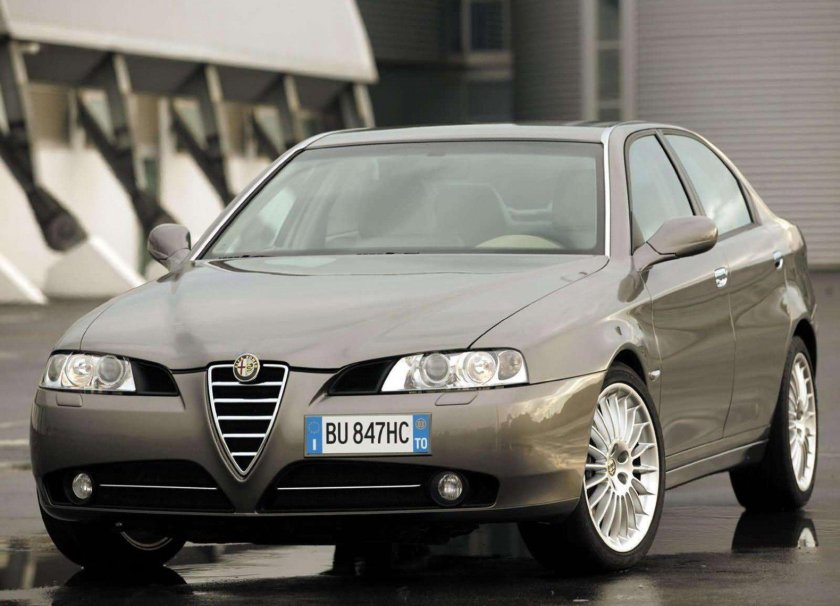 Alfa Romeo 166