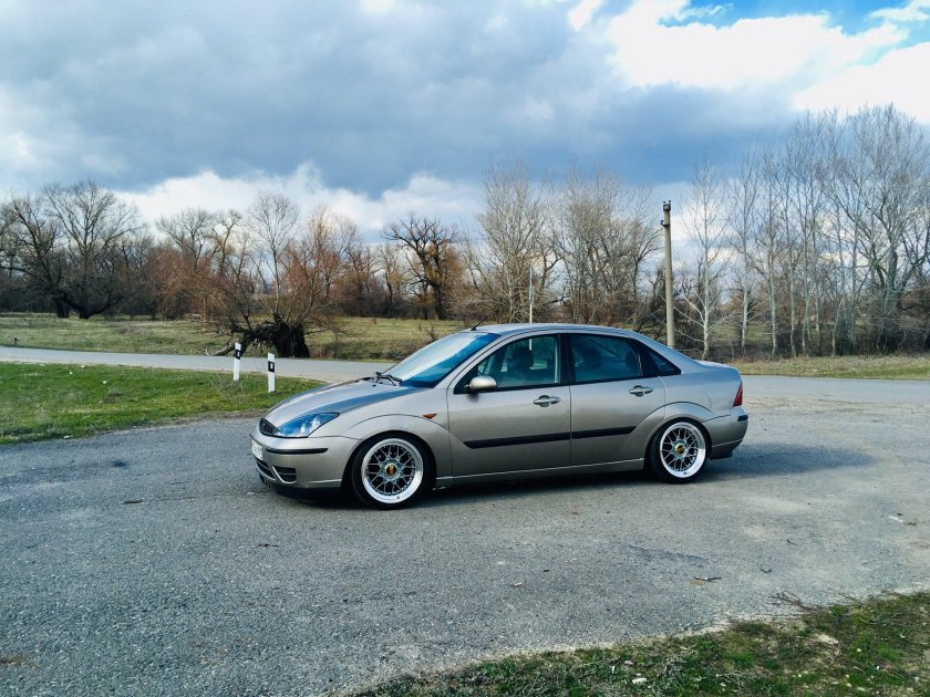 Форд фокус 1 седан