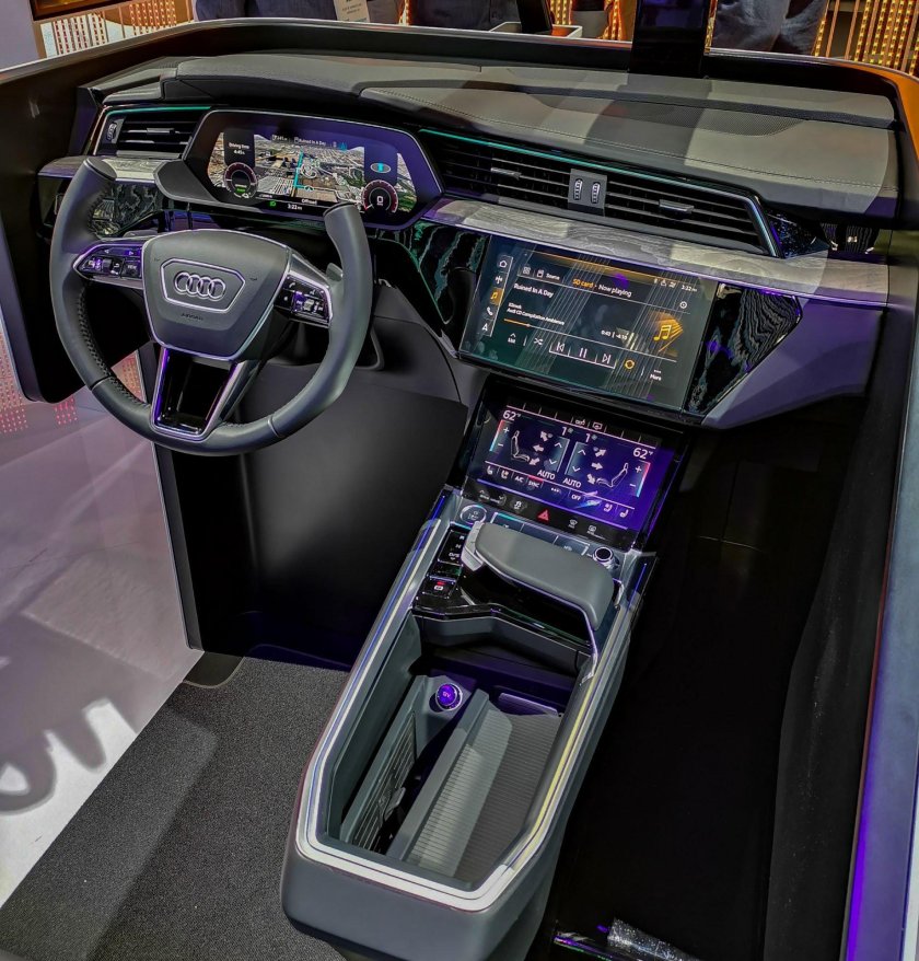 Audi e-tron 2020 салон