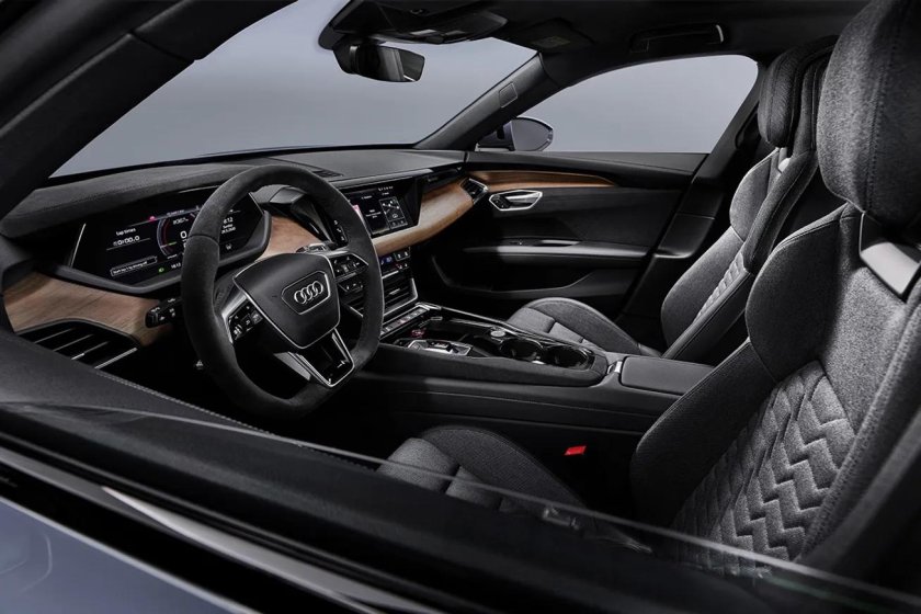 Audi e-tron gt RS салон