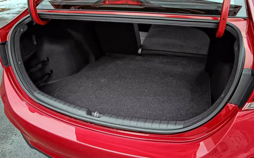 Hyundai Solaris 2 багажник