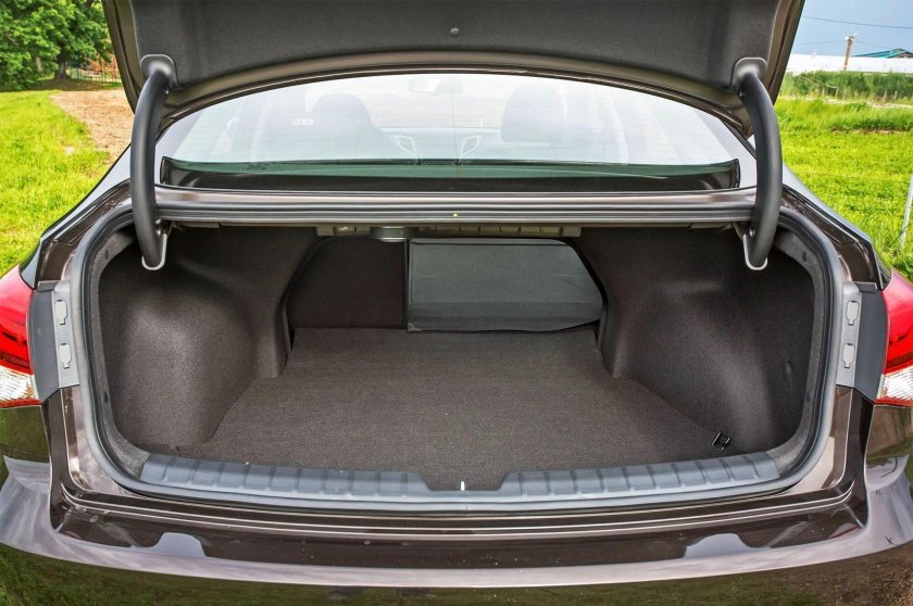 Hyundai i40 седан багажник