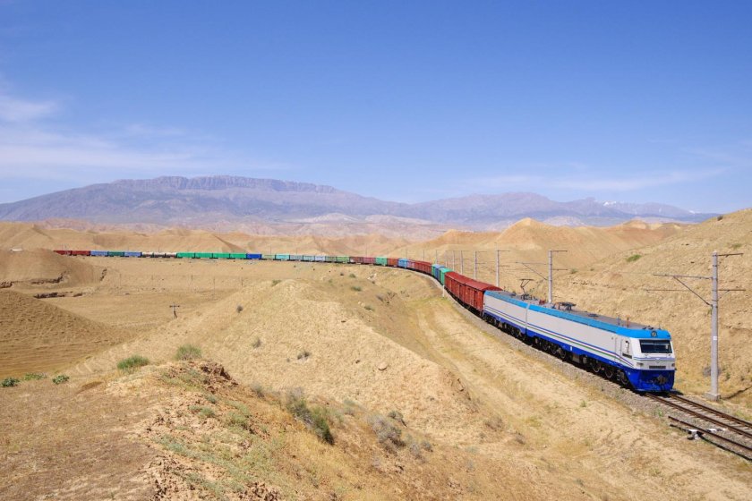 Узбекистанский железное дорога