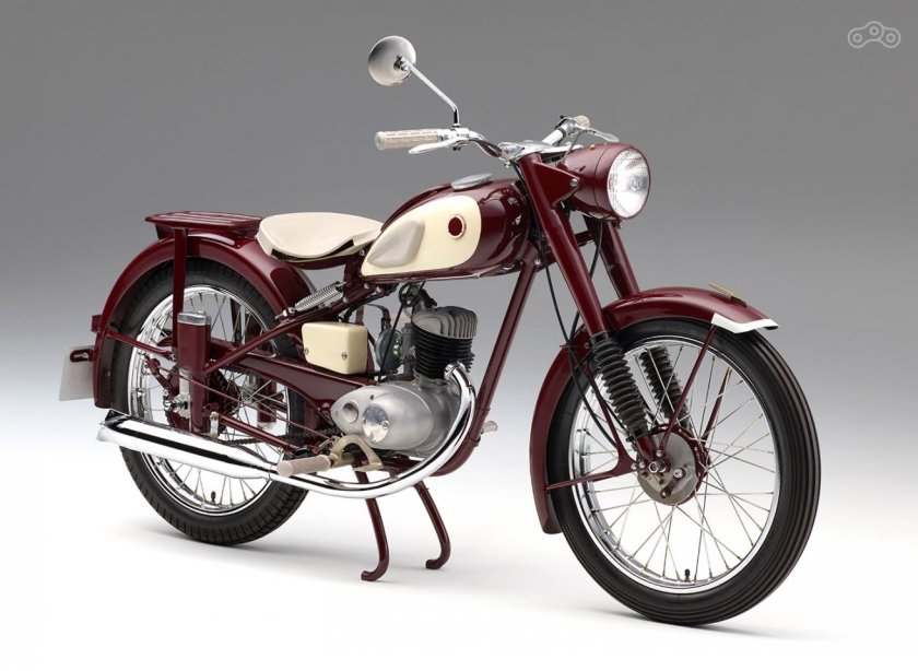 Мотоцикл Yamaha ya-1