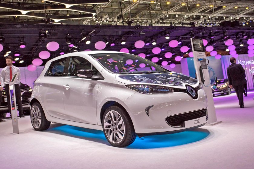 Renault zoe электромобиль