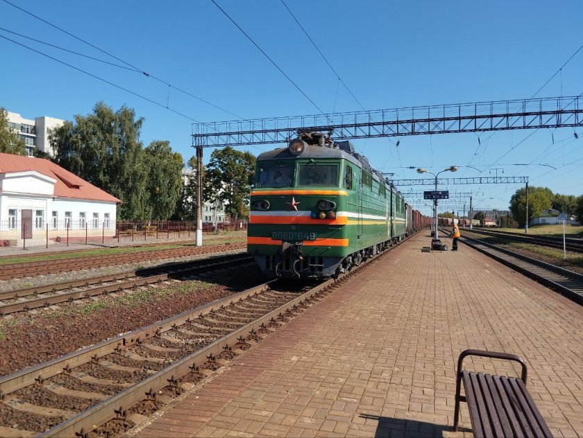 Поезд локомотив