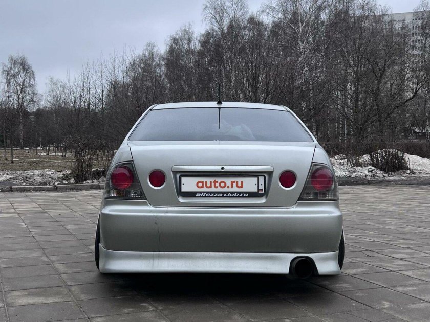 Toyota altezza 1998 2005