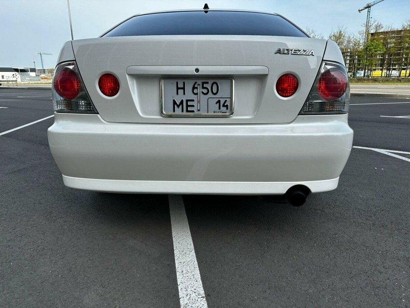 Toyota altezza 1998 2005