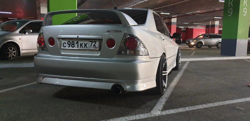 Toyota altezza 2001