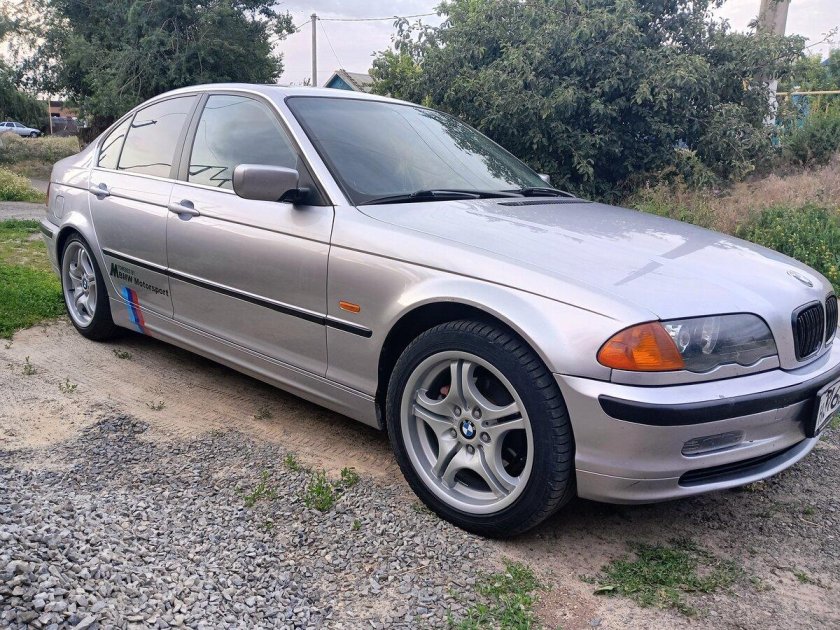 Bmw 3 e46) 318i