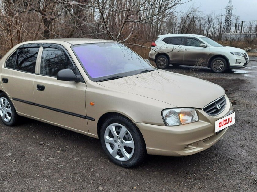 Hyundai accent 2010 беж