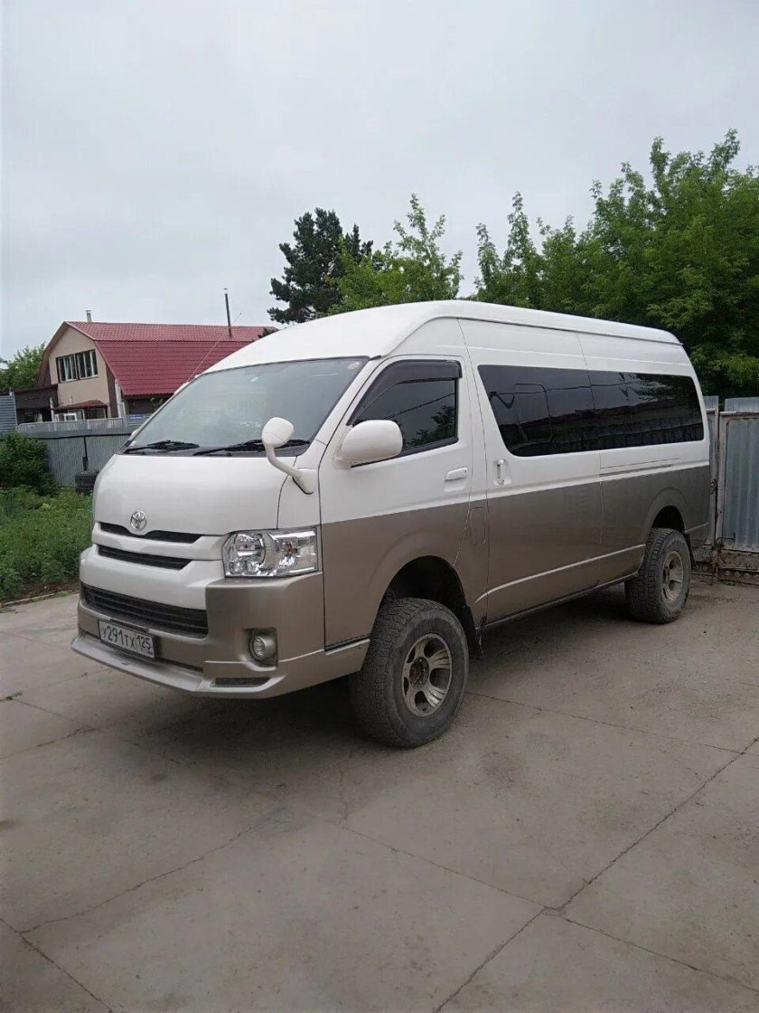 Toyota Hiace 200