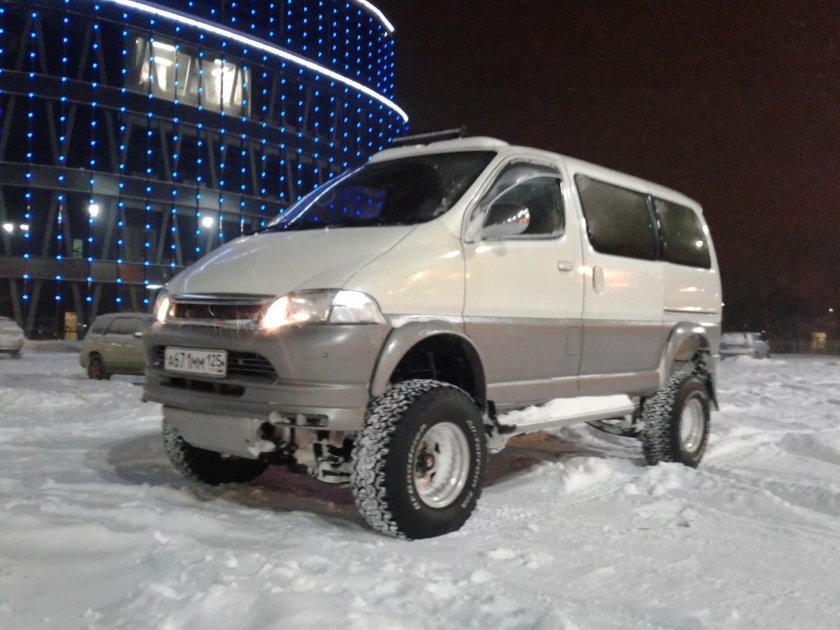 Toyota Granvia, 1998