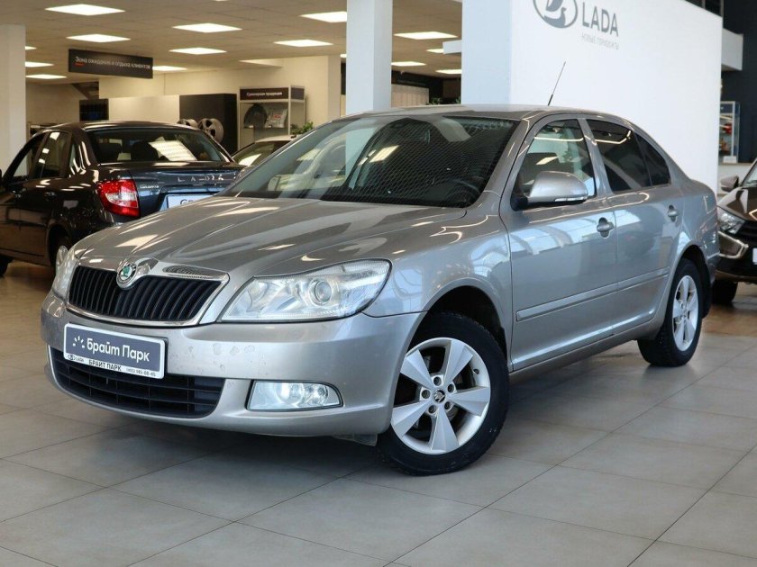 Шкода Октавия 2010