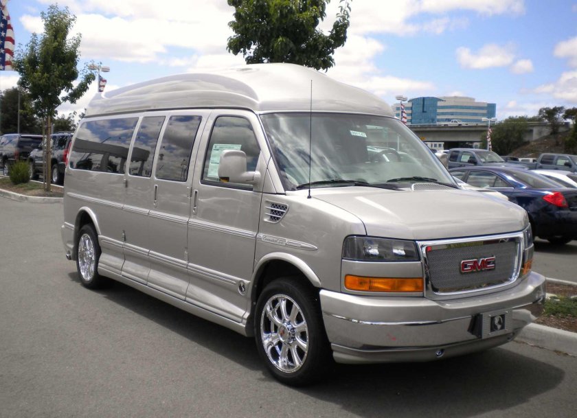 GMC Savana 2022