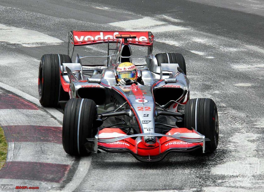 Гоночная машина формула 1