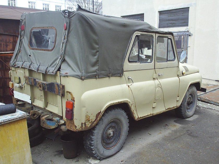 Задний бампер УАЗ 31519