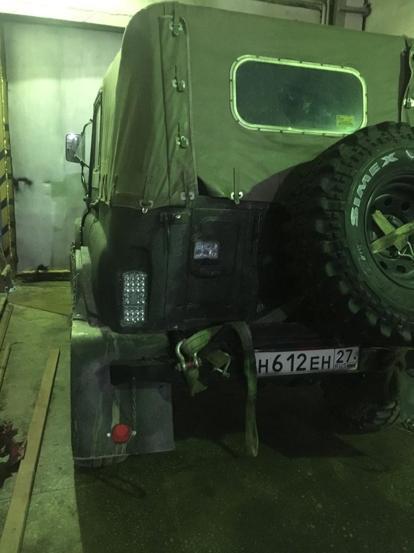 УАЗ 469 С круглыми задними фонарями