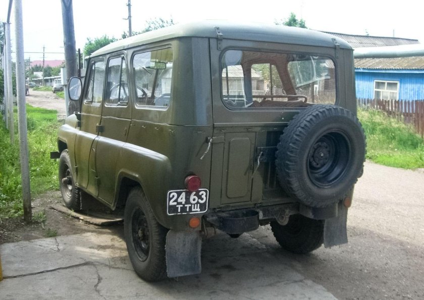 УАЗ 469 С круглыми задними фонарями