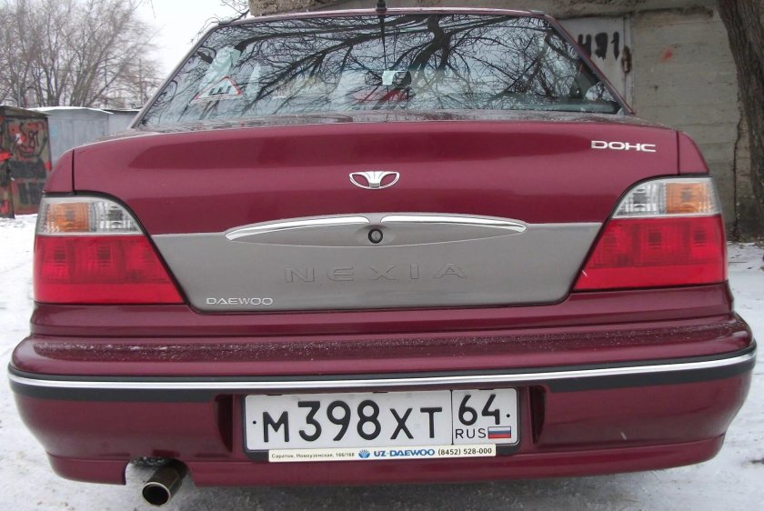 Daewoo Nexia n100 сзади