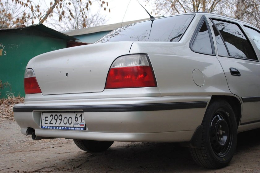 Nexia 100 сзади