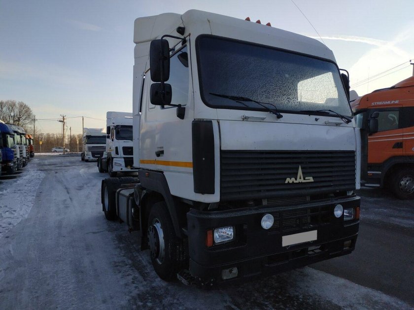 Тягач МАЗ 5440