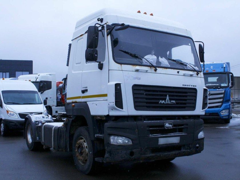 Седельный тягач маз