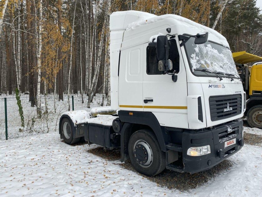 Седельный тягач маз