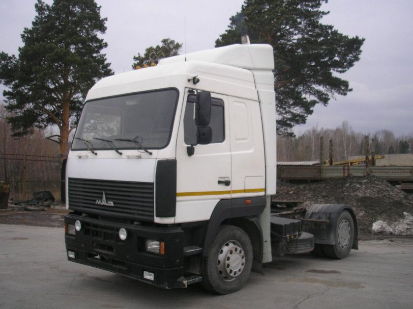 МАЗ 5440 белый