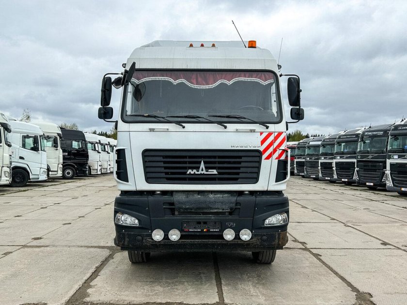 Седельный тягач маз