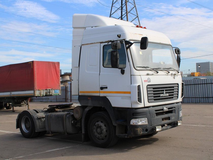 Тягач МАЗ 5440