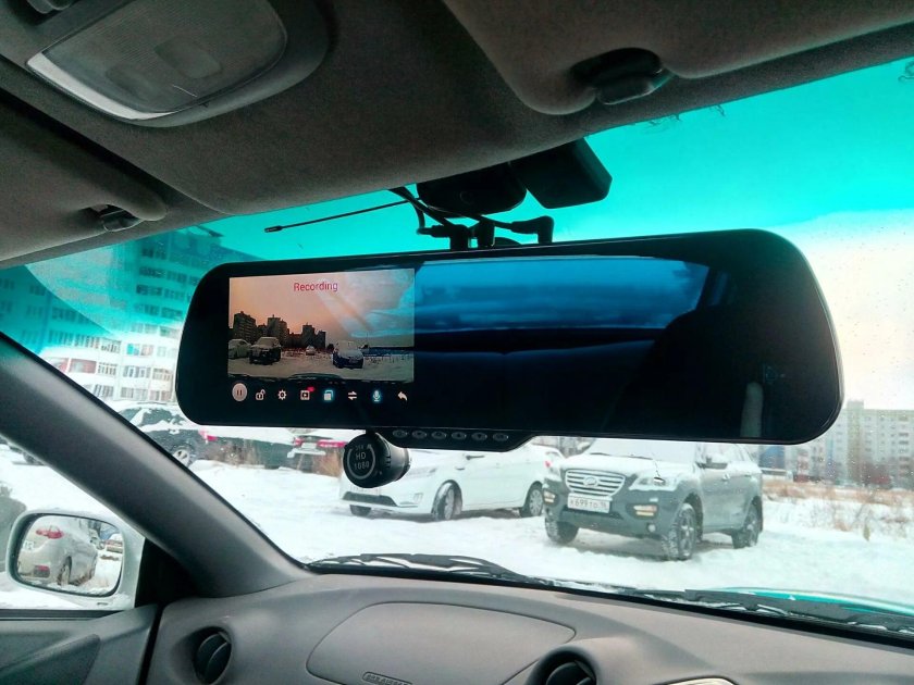 Видеорегистратор зеркало на ВАЗ 2106