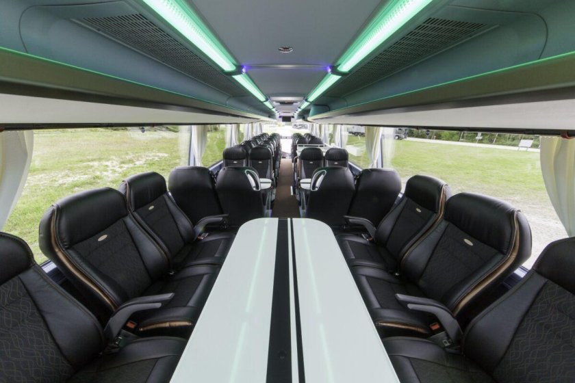 Автобус Neoplan Cityliner салон