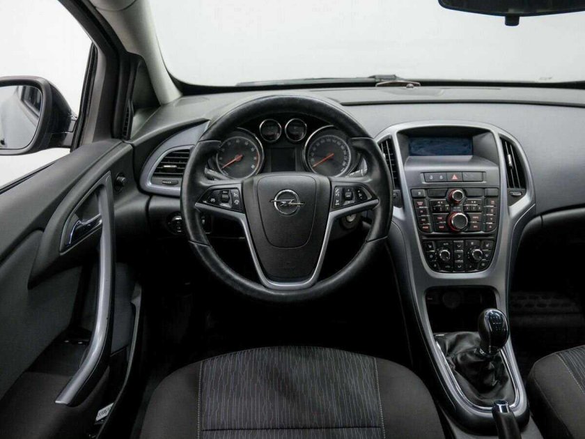 Opel astra 2014 салон