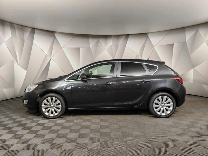 Хэтчбек 5 дверный черный