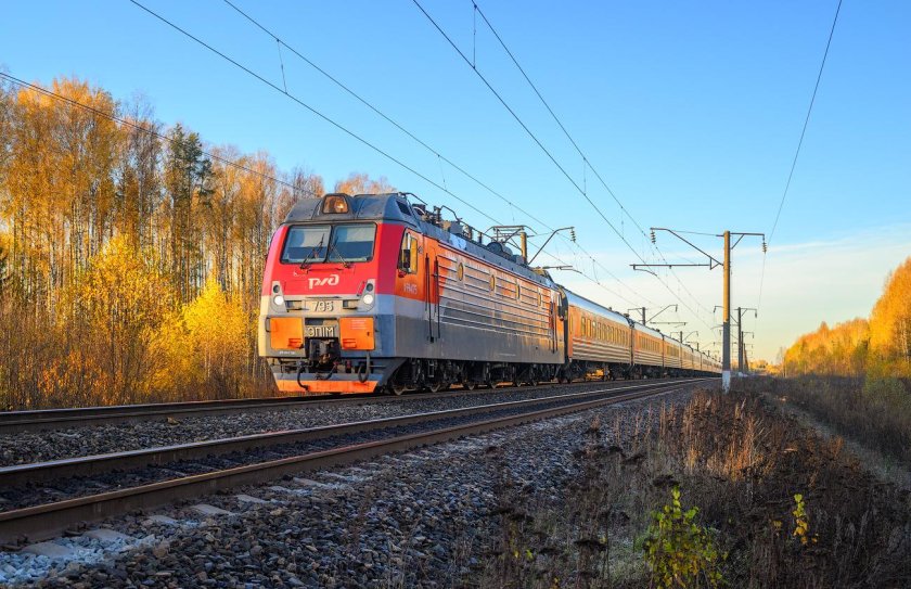 Электровоз эп 1 м