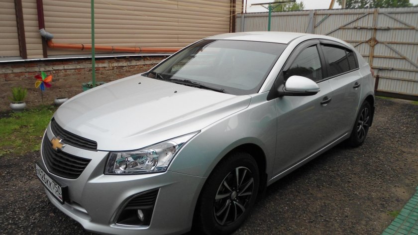 Шевроле Круз серебристый металлик