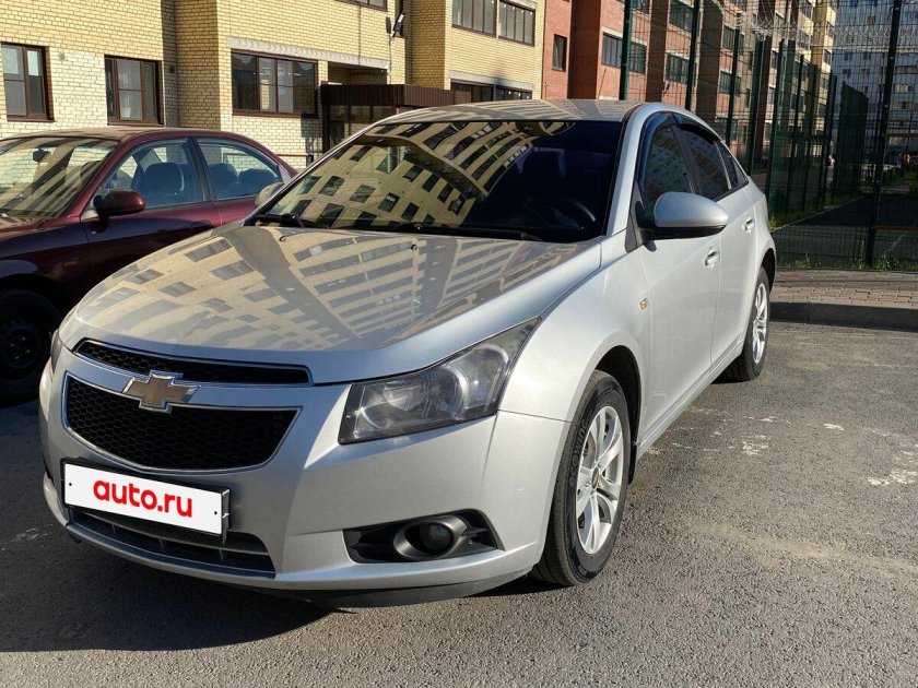 Шевроле круз седан серебристый