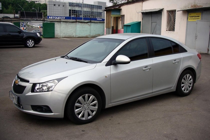 Шевроле Круз серебристый