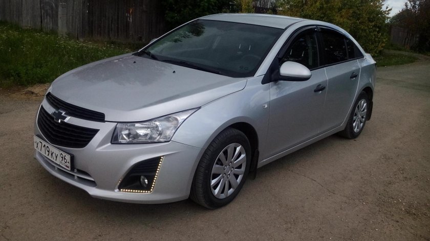 Шевроле Круз 2013 серебристый