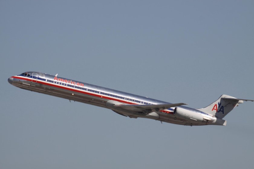 Макдоннелл Дуглас MD-83