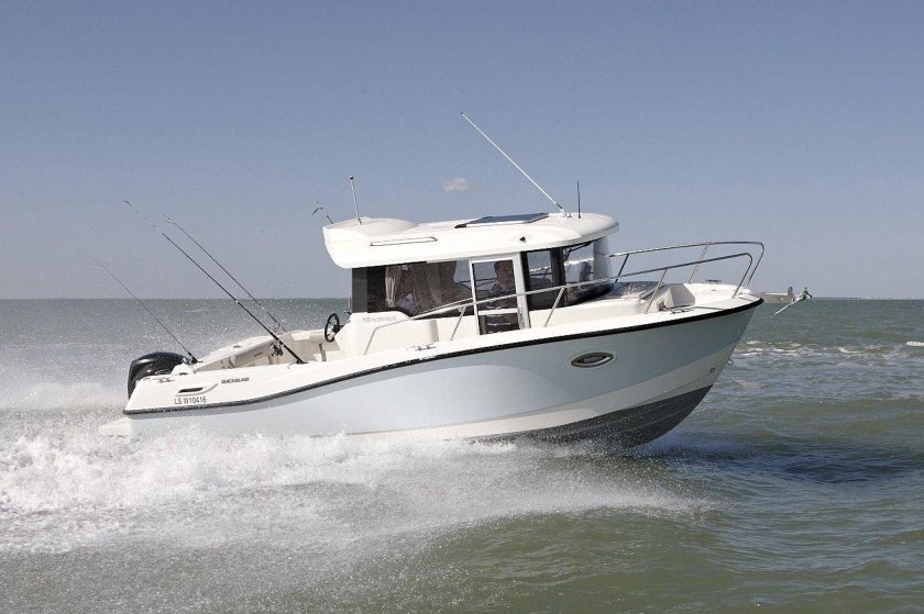 Quicksilver 755 Pilothouse