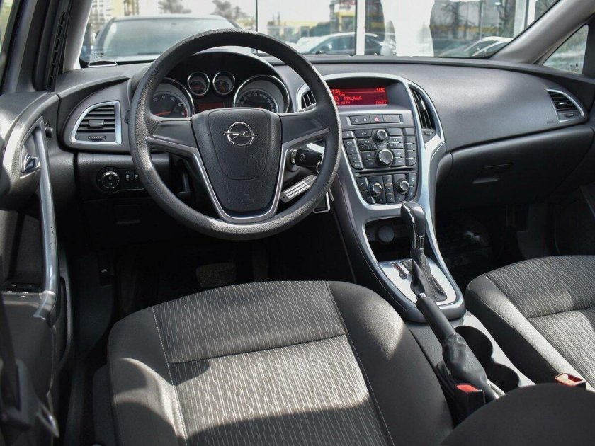 Opel astra 2014 салон