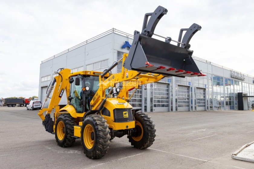 Равноколесный экскаватор погрузчик