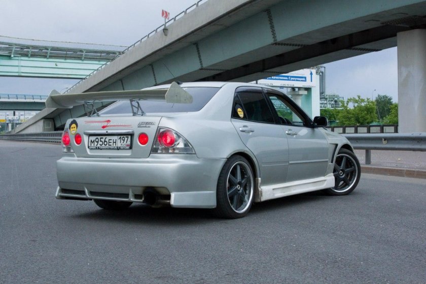 Альтеза Лексус is200