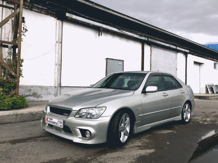 Альтеза Лексус is200